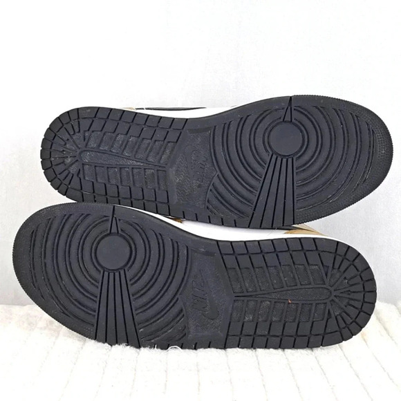 Jordan 1 Mid Men's Metallic Gold, White, Black sz 11 - Picture 8 of 9